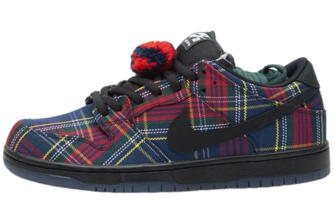Nike SB x Nardwuar Dunk Low 'Tartan' II1493-600